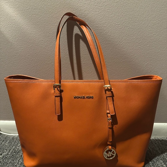 Michael Kors Orange laptop Jet Set Travel Tote - Picture 1 of 8